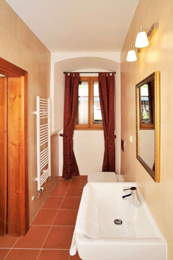 Hotel Kristin Hradek Decin Exterior photo