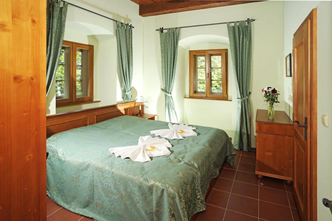 Hotel Kristin Hradek Decin Exterior photo
