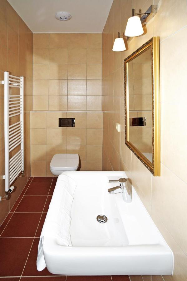 Hotel Kristin Hradek Decin Exterior photo